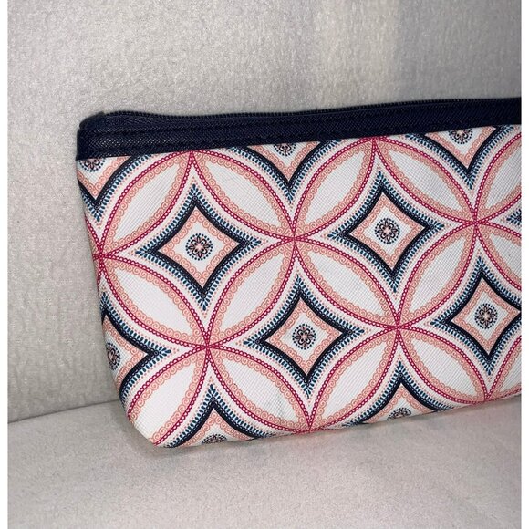 NEW Nautica Geo Print PVC Zip Pouch - Picture 10 of 11